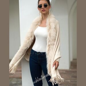 NEW Elegant Soft Fur Sweater Poncho Shawl